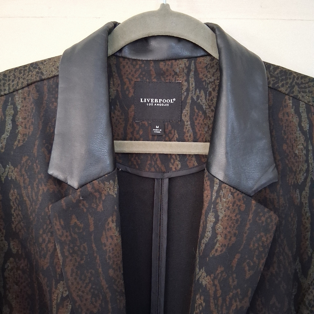 Liverpool LA Python Print Open Front Boyfriend Bl… - image 9